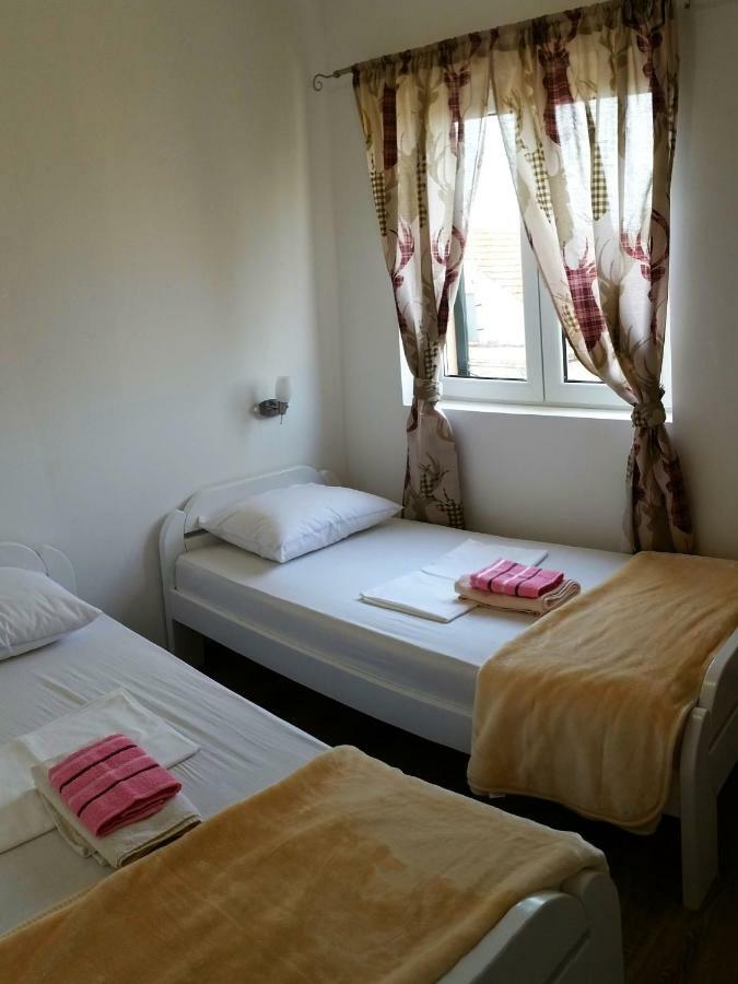 Apartmani Marijana ชิเบนิก ภายนอก รูปภาพ