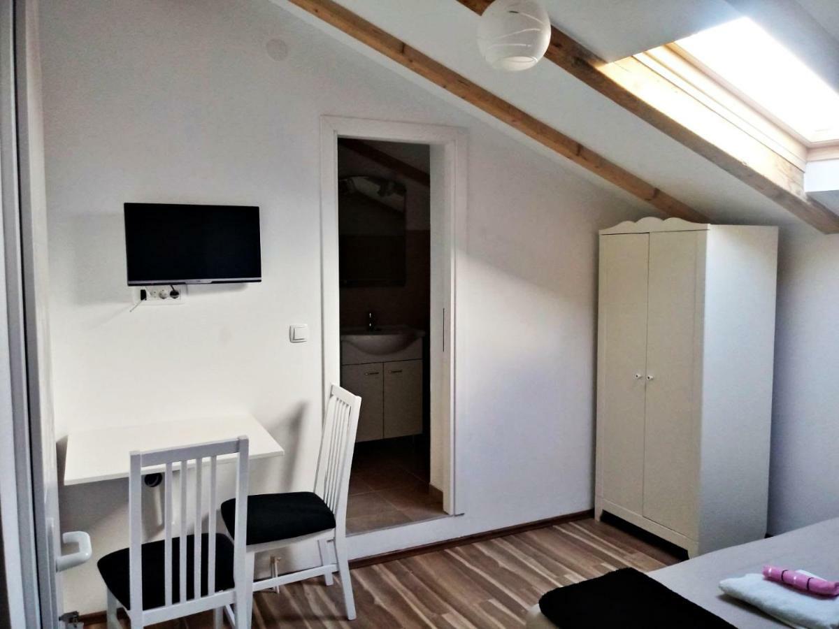 Apartmani Marijana ชิเบนิก ภายนอก รูปภาพ